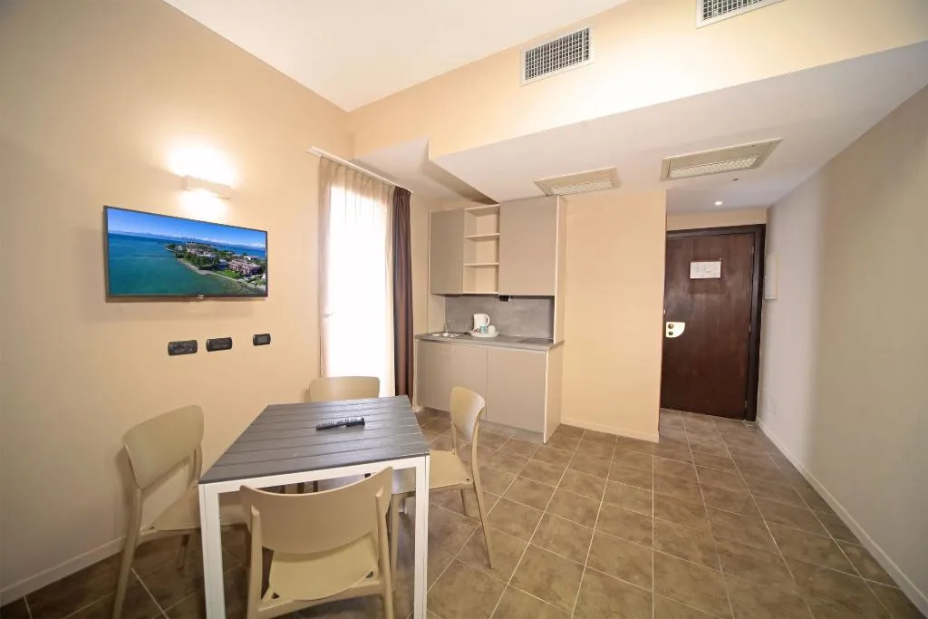 STUDIO WITH BALCONY Room, Smeraldo apartments, Milan