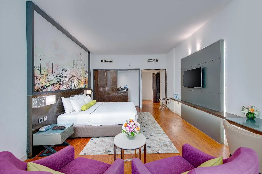 SUITE KING SIZE BED Room, Howard Johnson Plaza by Wyndham Dubai Deira, Dubai