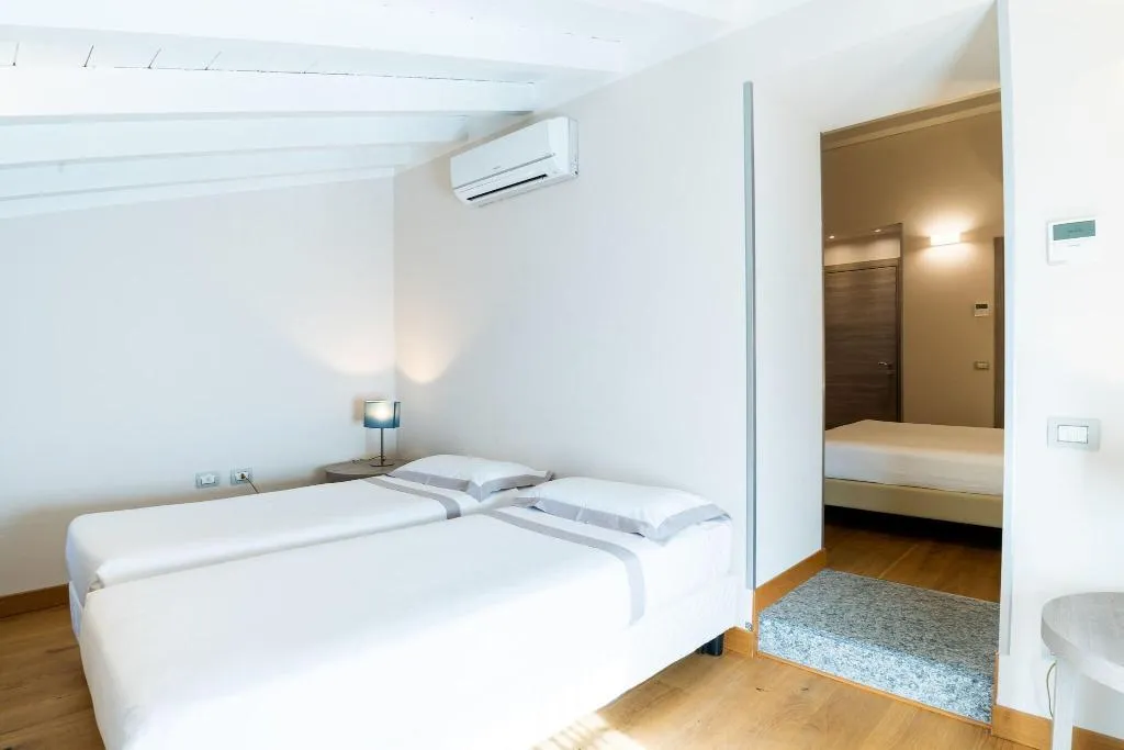 QUADRUPLE DELUXE Room, Albergo Centrale, Milan