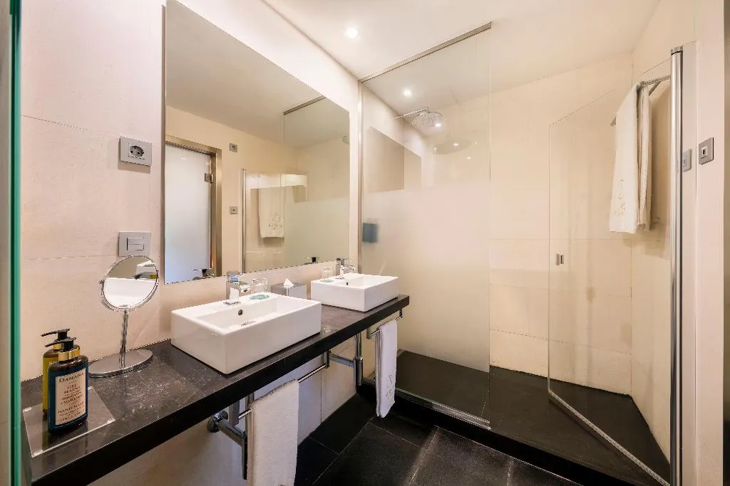 JUNIOR SUITE STANDARD Room, Áurea Convento Capuchinos by Eurostars Hotel, Madrid