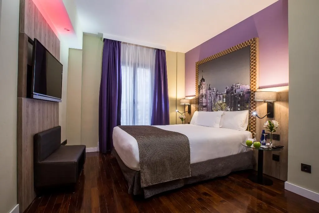 DOUBLE DELUXE Room, Leonardo Hotel Madrid City Center, Madrid