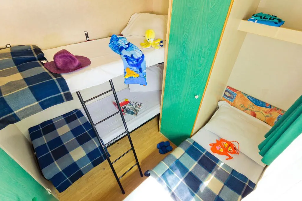 BUNGALOW CAPACITY 5 Room, hu I Pini Village, Rome