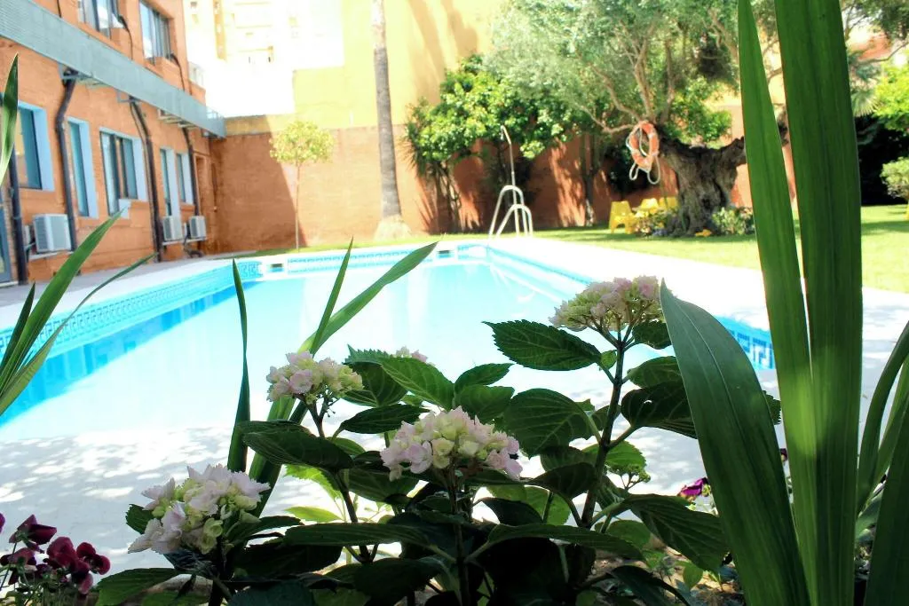 Pool, AACR Monteolivos Hotel, Seville