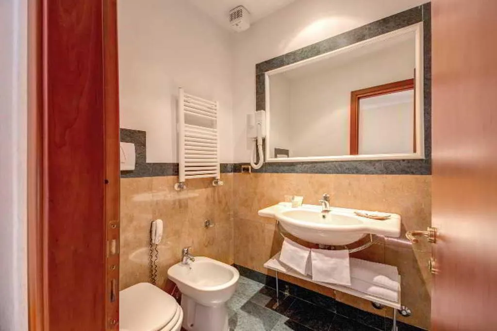 QUADRUPLE STANDARD Room, Romoli, Naples