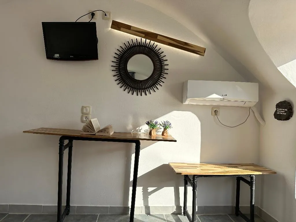 Room, Lucia Villas, Santorini