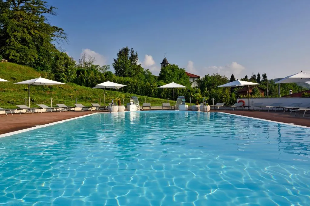 Pool, Castello Dal Pozzo, Milan