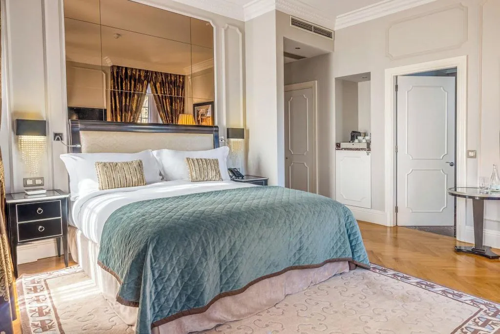 DOUBLE PREMIUM Room, InterContinental Porto Palacio das Cardosas, Porto