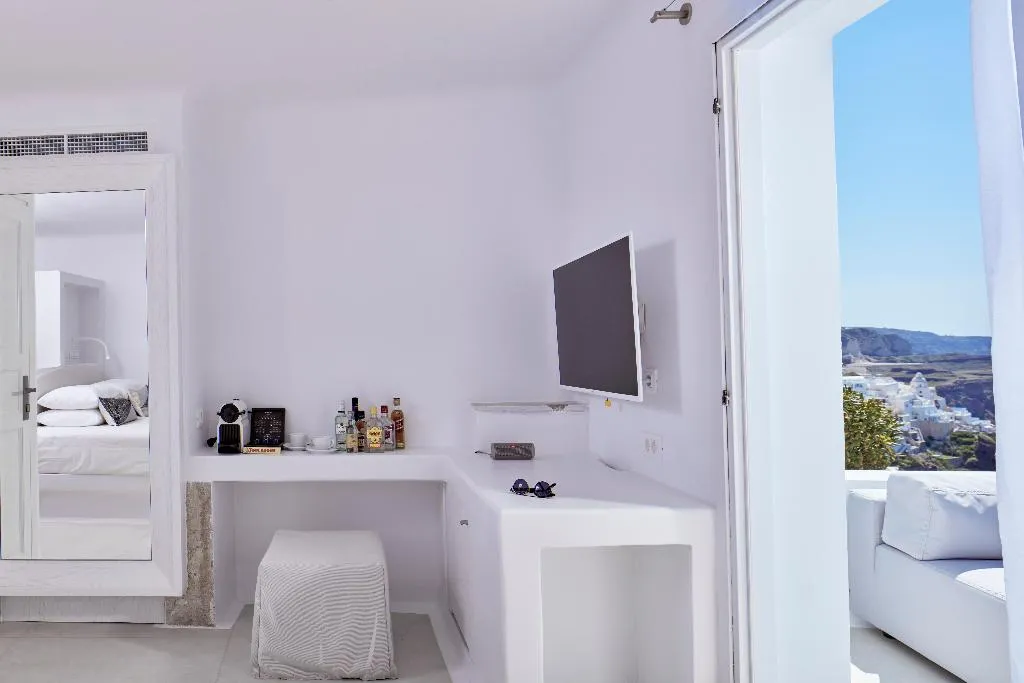 DOUBLE STANDARD Room, Cosmopolitan Suites, Santorini
