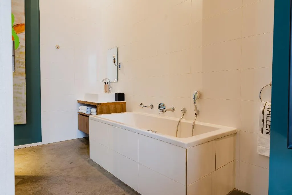 JUNIOR SUITE STANDARD Room, Hotel De Hallen, Amsterdam