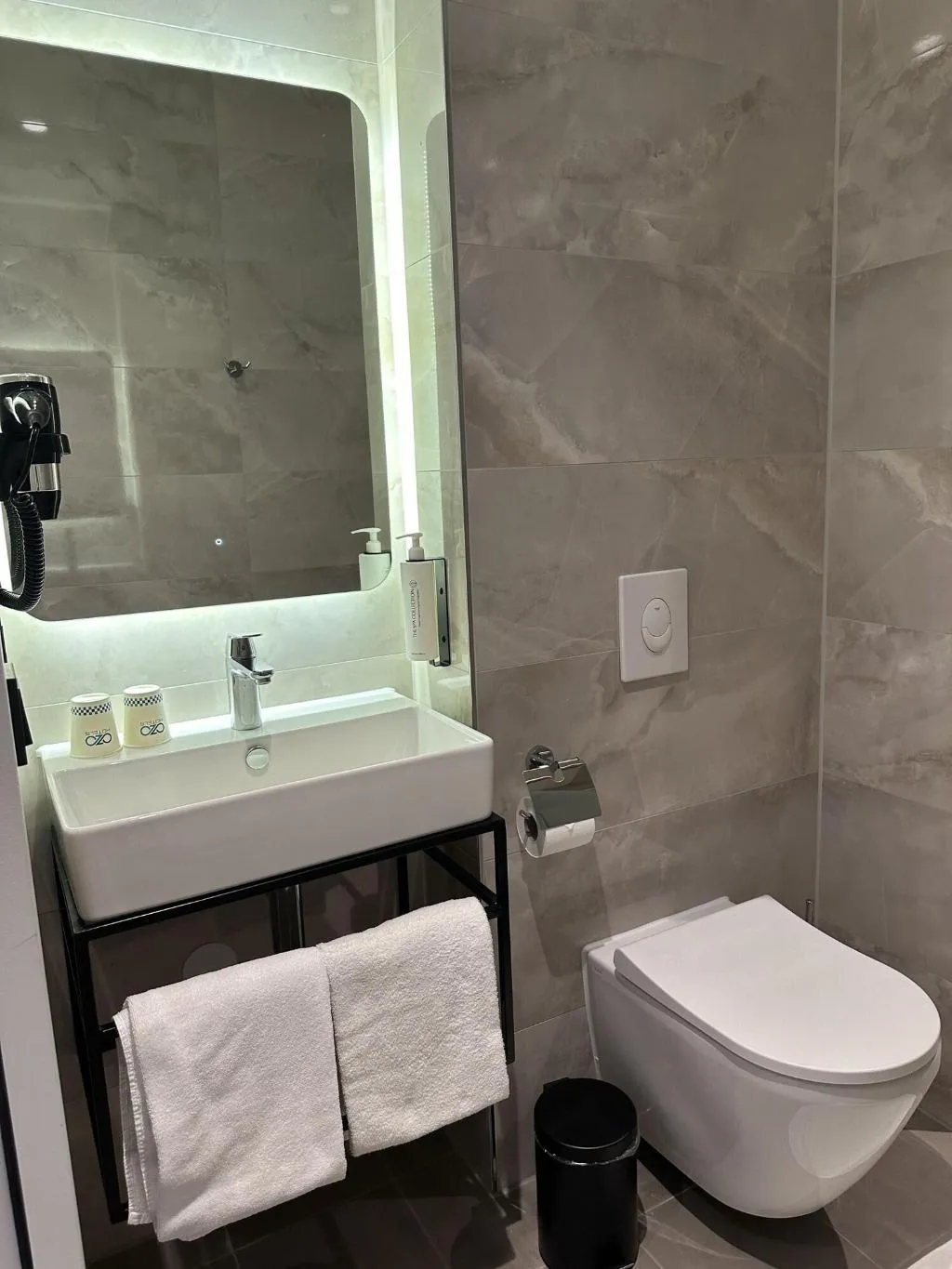 Room, OZO Hotels Antares Amsterdam Schiphol Airport, Amsterdam