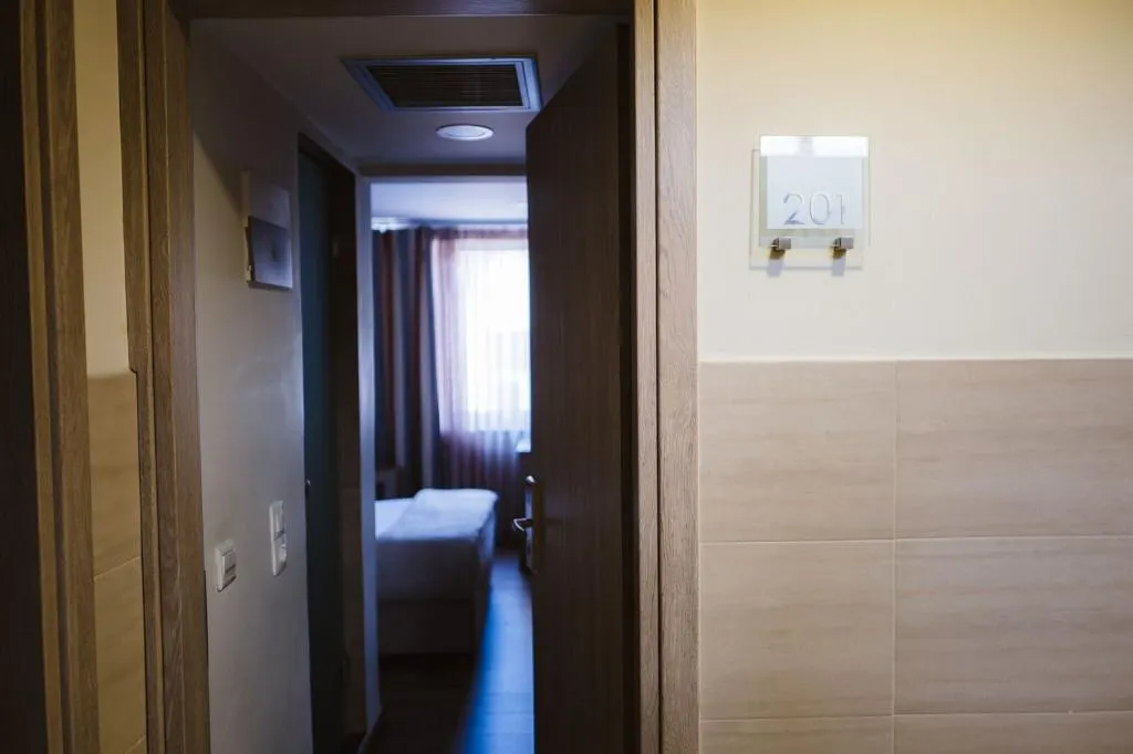 SINGLE STANDARD Room, Piraeus Port Hotel, Athens