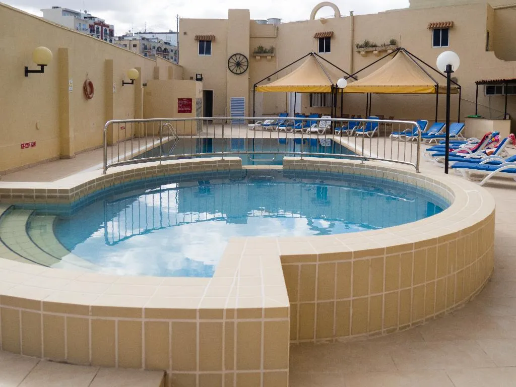 Pool, Mavina Hotel & Apartments, Malta