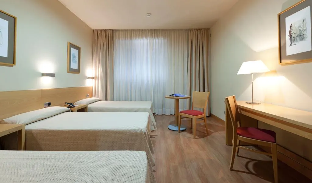 TRIPLE STANDARD Room, Victoria 4 Puerta del Sol, Madrid