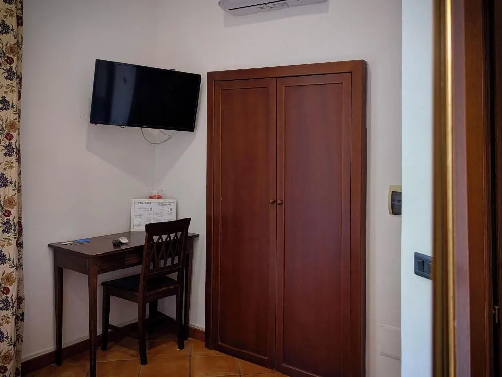 Room, La Locanda Dell Arte, Naples