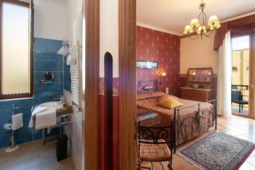 DOUBLE SUPERIOR Room, Pinto-Storey Hotel, Naples