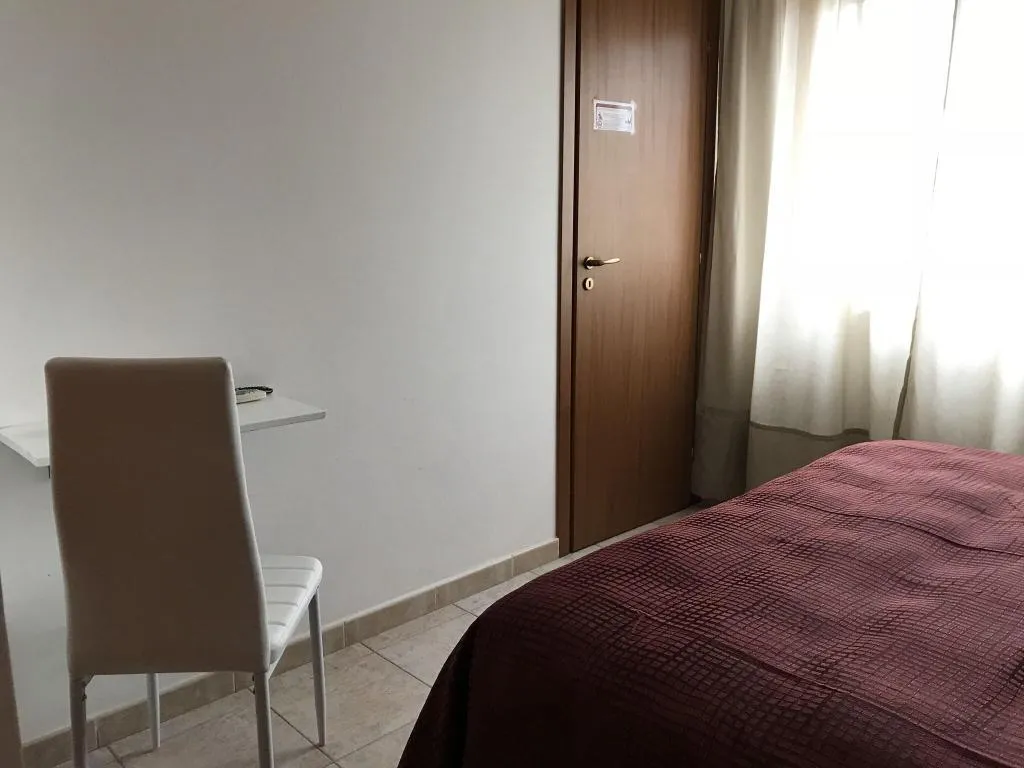 Room, Bed and Breakfast Triscele, Catania