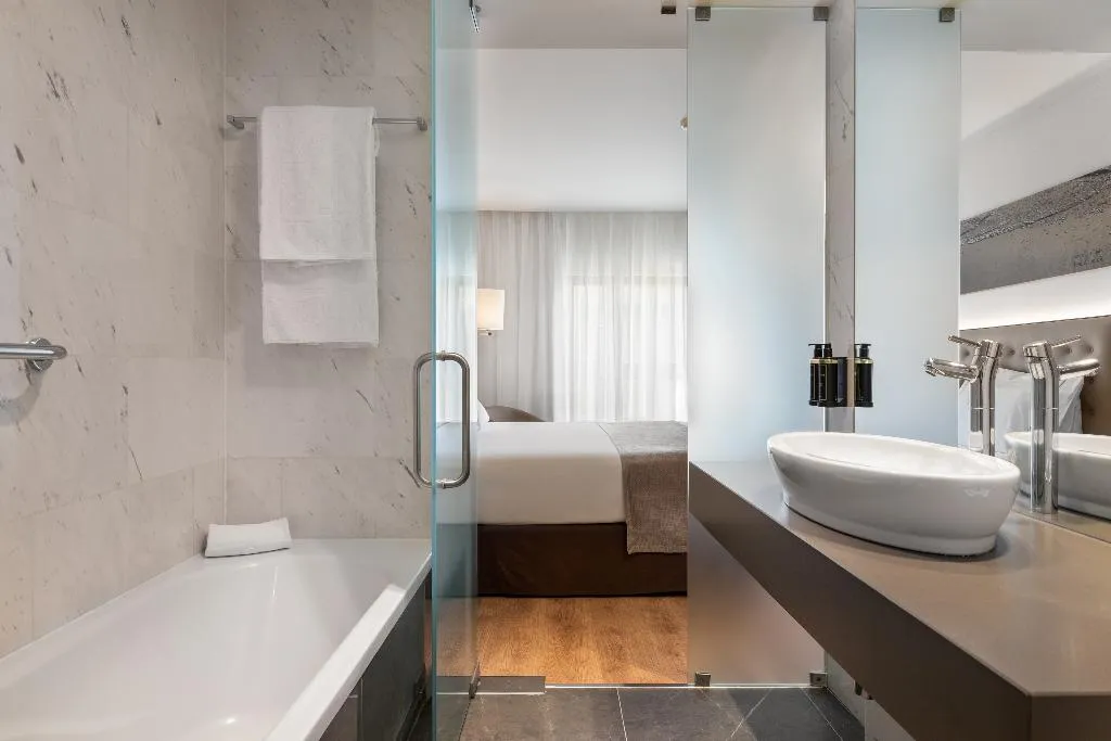 Double or Twin DELUXE Room, Eurostars das Letras, Lisbon