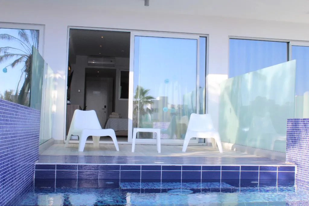 JUNIOR SUITE WITH PRIVATE POOL Room, Fedrania Gardens, Cyprus