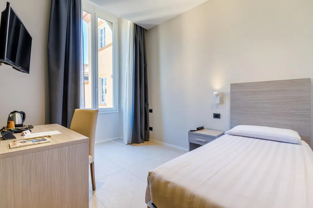 SINGLE ONE BED Room, Casa San Giuseppe (Roma San Giovanni), Naples