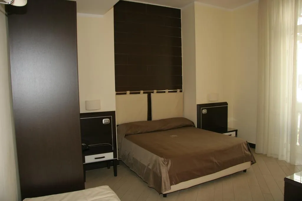 TWIN STANDARD Room, Ferdinando II, Naples