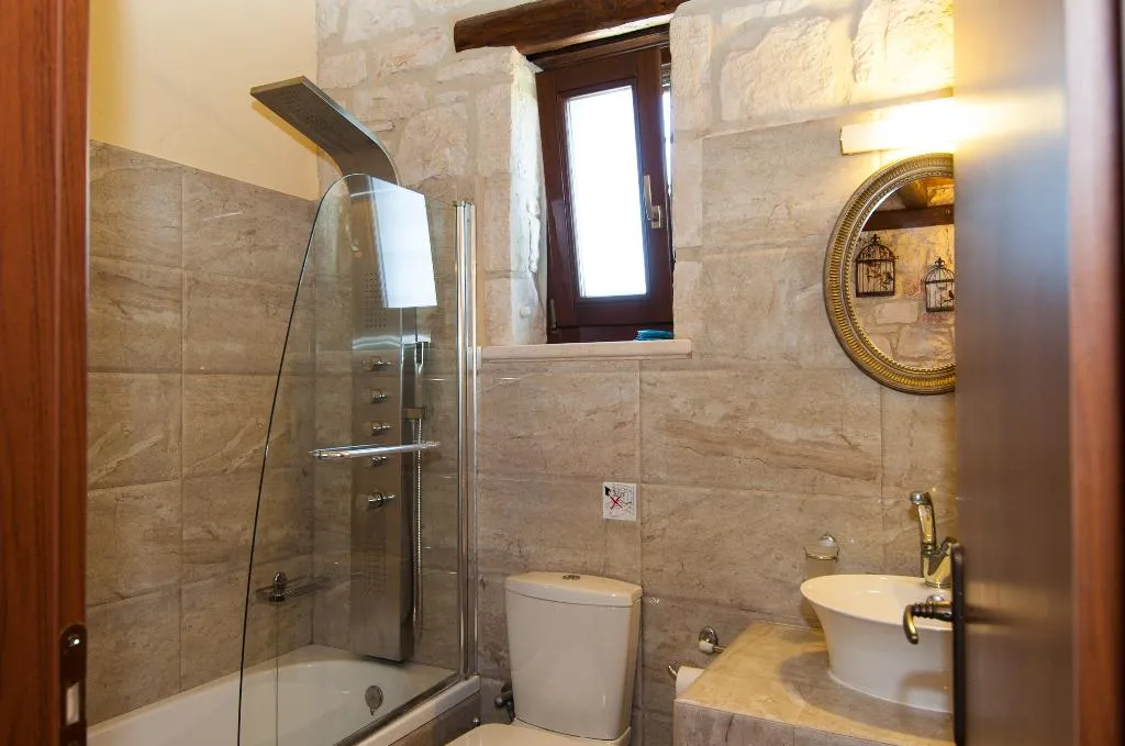 VILLA CAPACITY 6 Room, Kavos Psarou Villas, Zante