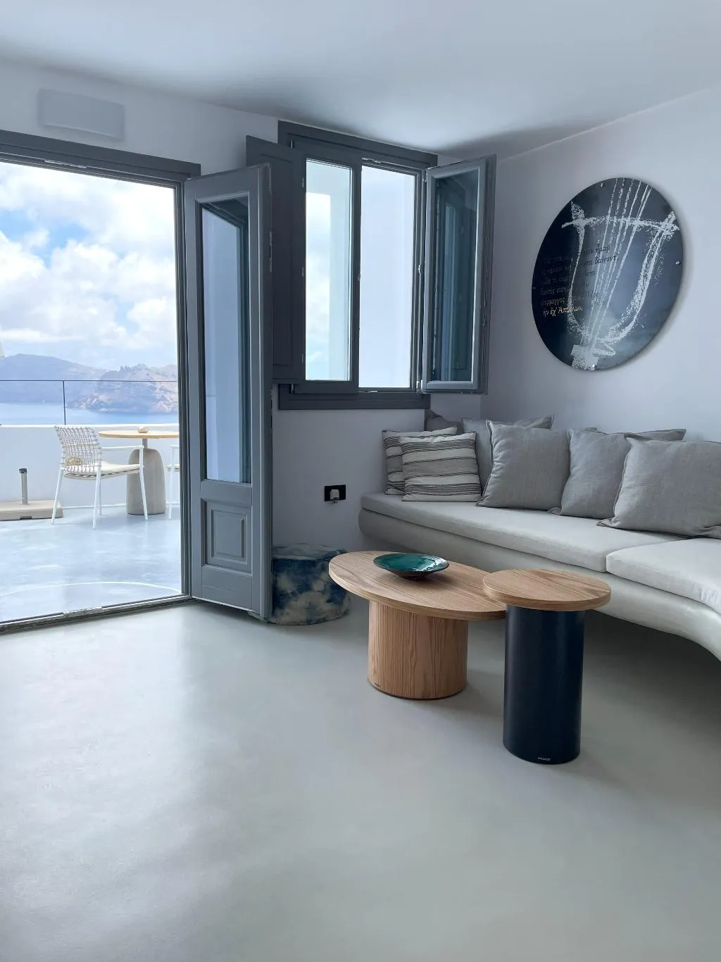 HOUSE WITH JACUZZI Room, IKIES Santorini, Santorini