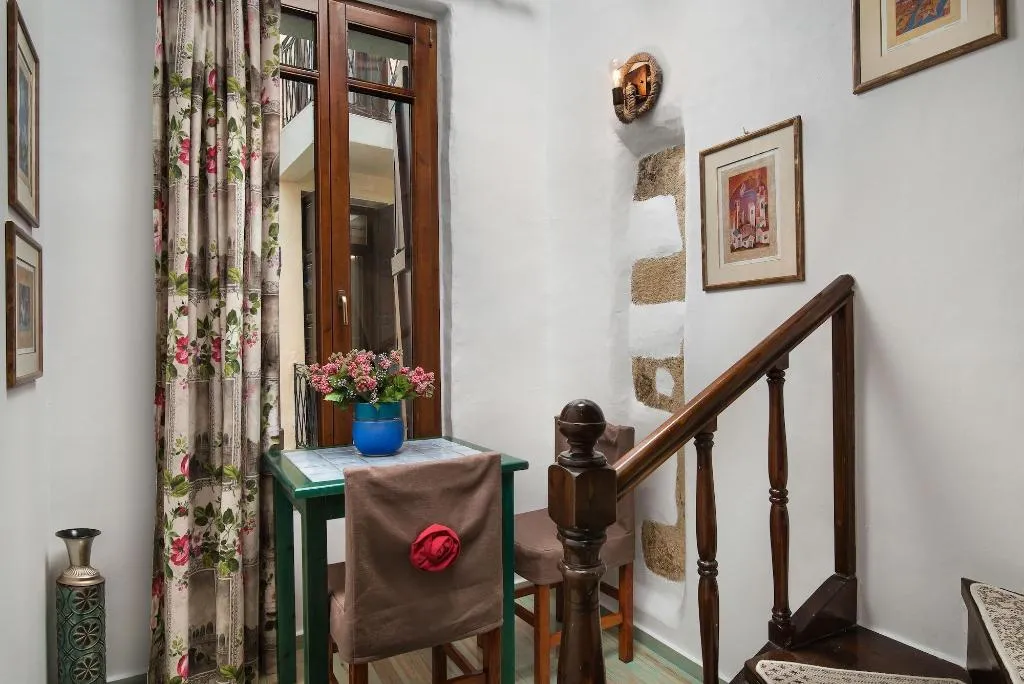 Room, Dream Art Studios, Crete