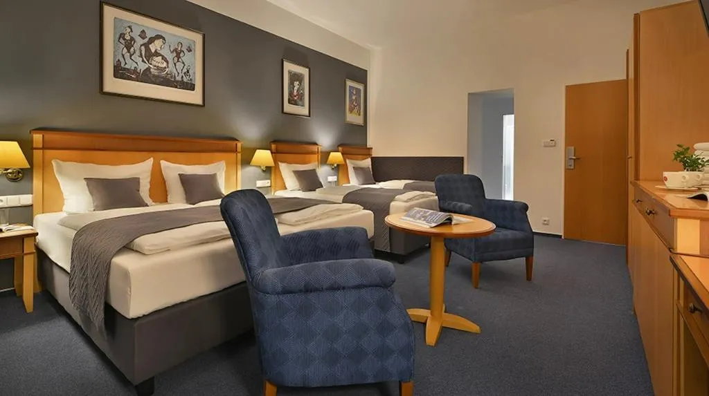 QUADRUPLE STANDARD Room, Prague Season, Prague