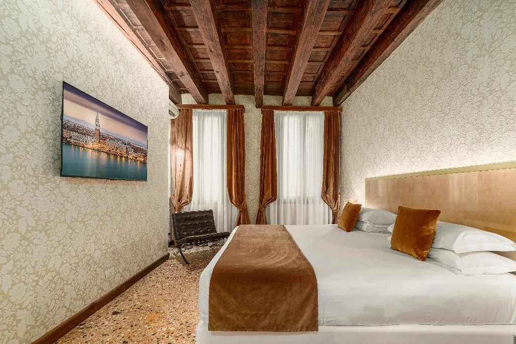 APARTMENT DELUXE TWO BEDROOM Room, Palazzo Paruta, Venice