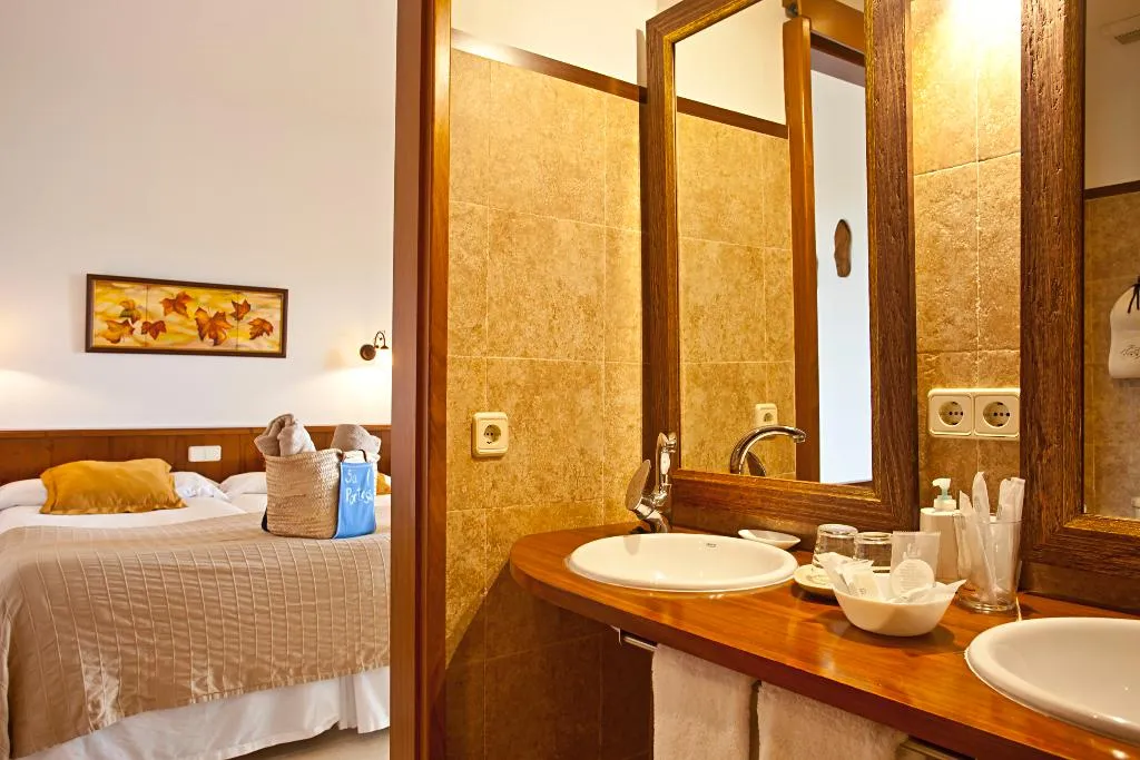 DOUBLE SINGLE USE STANDARD Room, Na Martina, Majorca