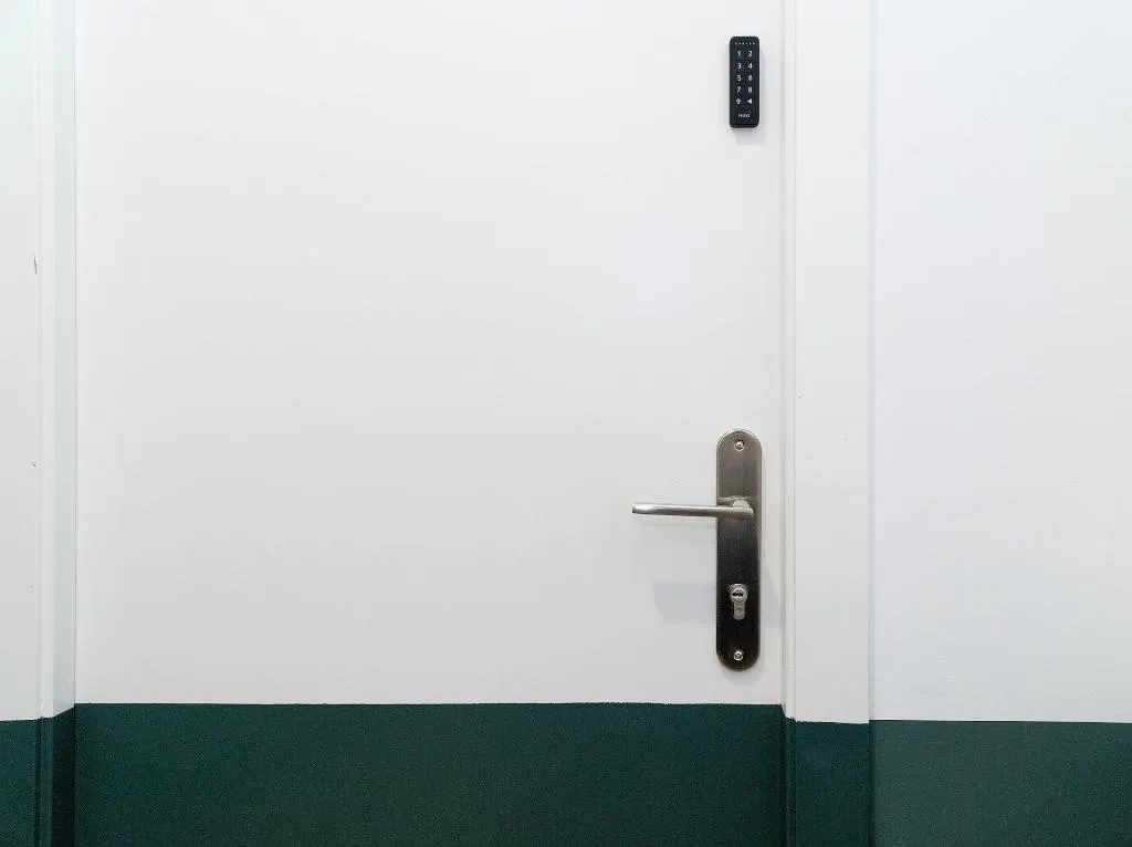 Room, Angelitomad, Madrid