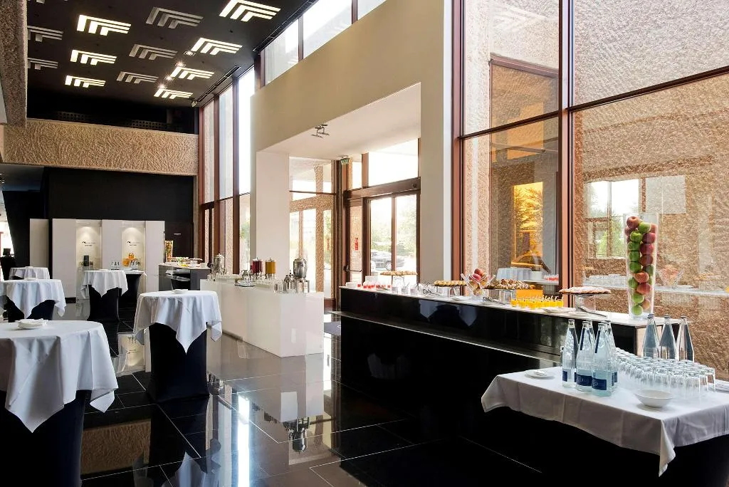 Restaurant, Hilton Madrid Airport, Madrid