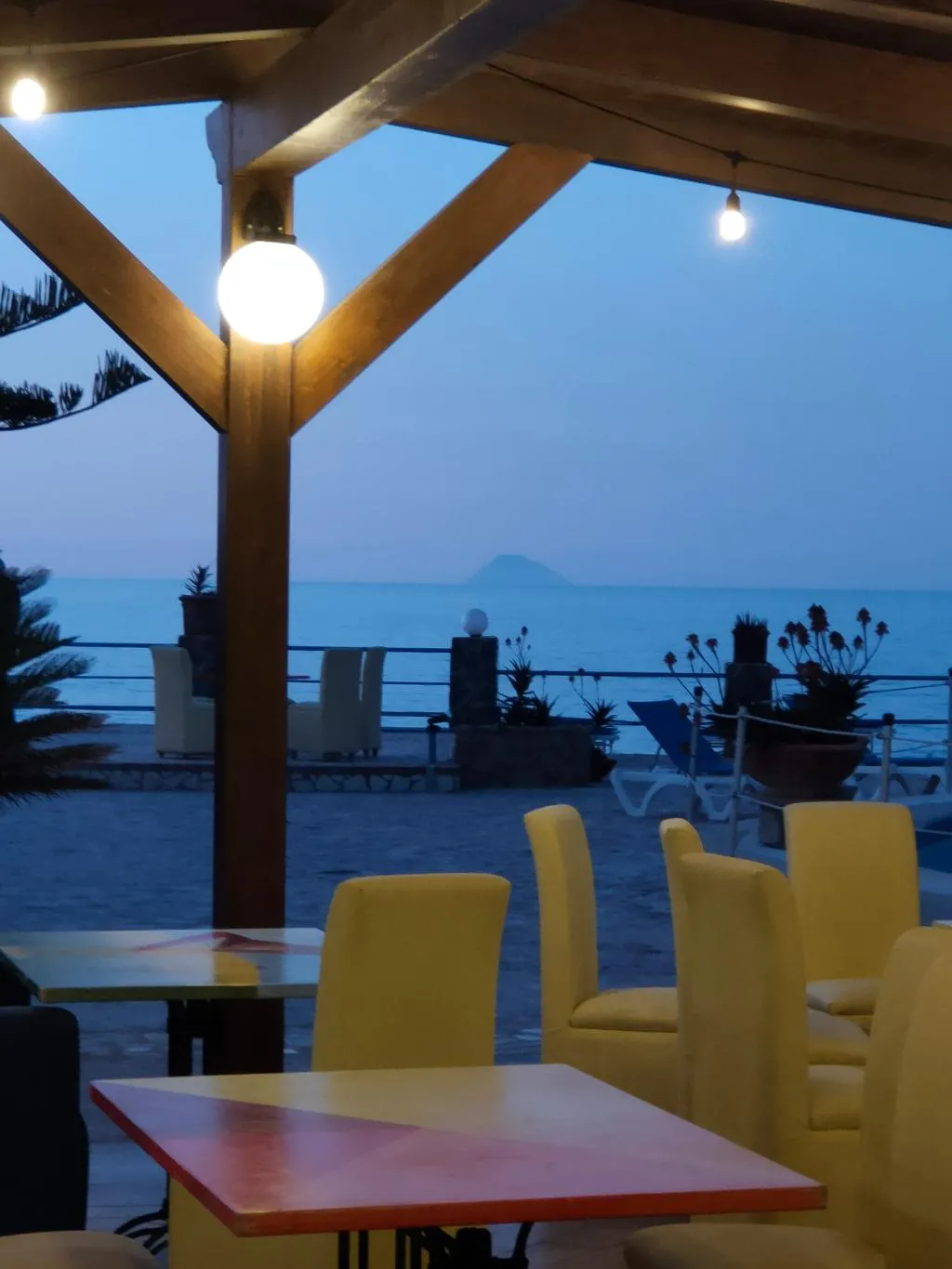 Terrace, Hotel La Playa Blanca, Palermo