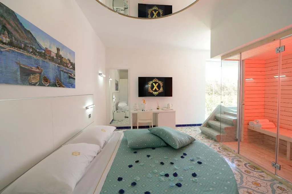 Room, X Hotel, Naples
