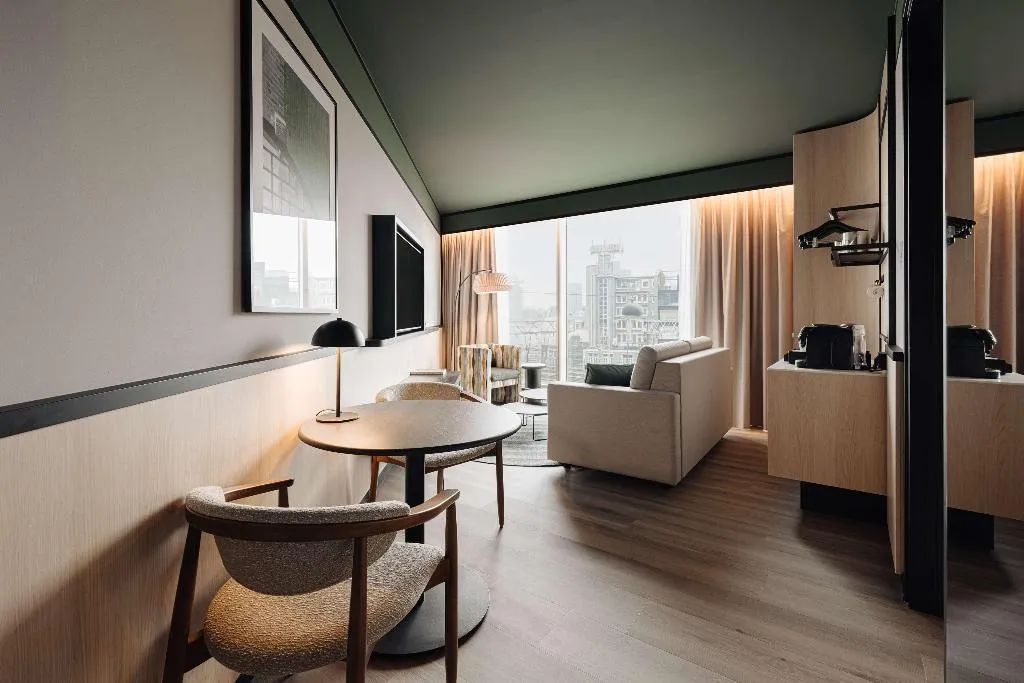 Room, DoubleTree by Hilton Amsterdam Centraal Station, Amsterdam