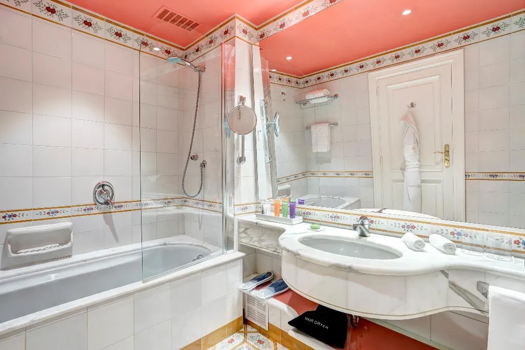 Double or Twin STANDARD Room, Grand Hotel Royal, Naples