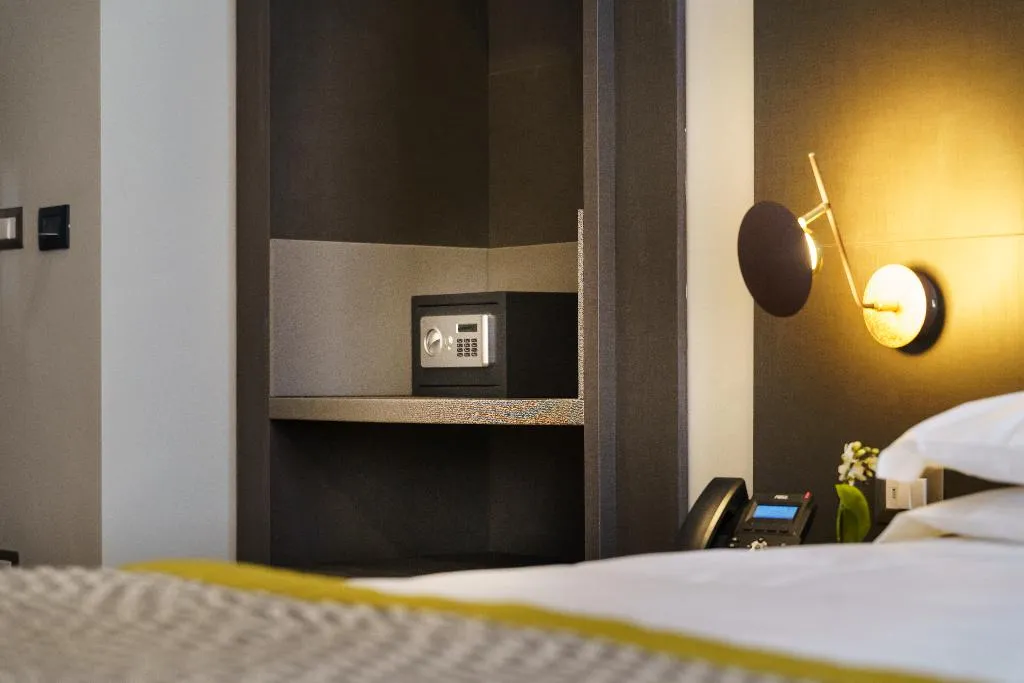 SINGLE CLASSIC Room, The Cross, Rome