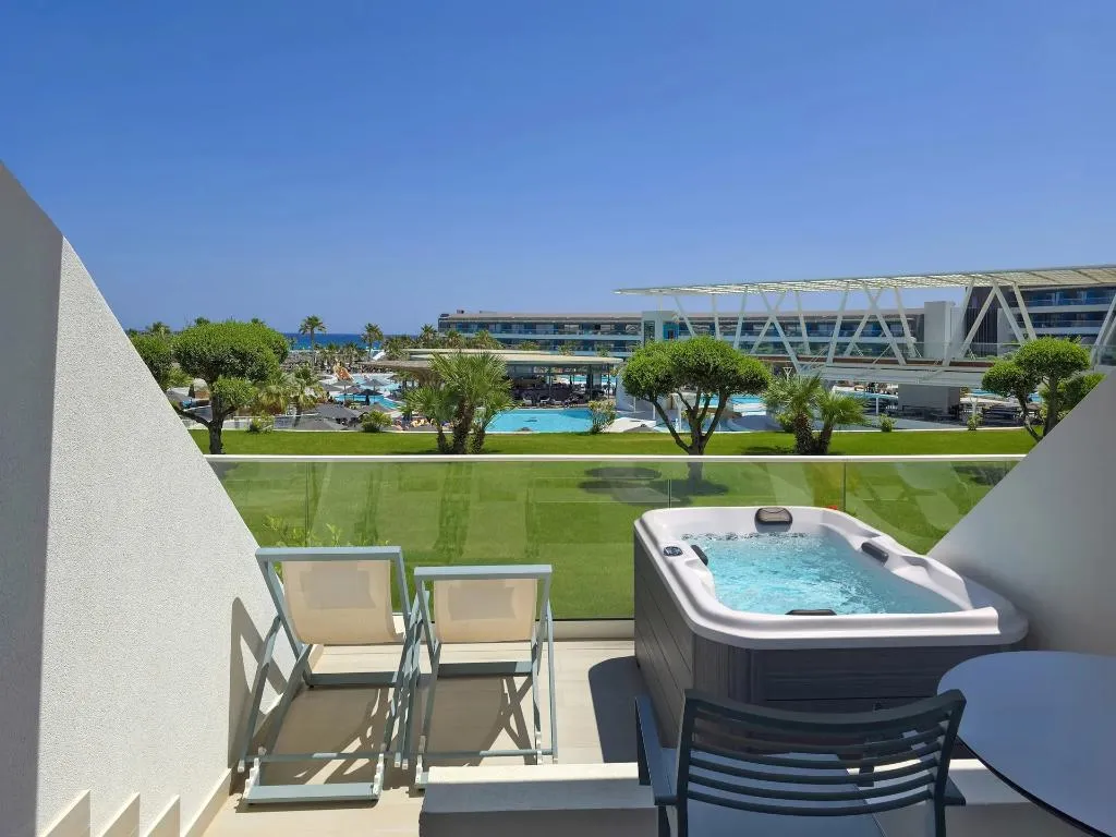 Room WITH JACUZZI Room, Lyttos Mare, Crete