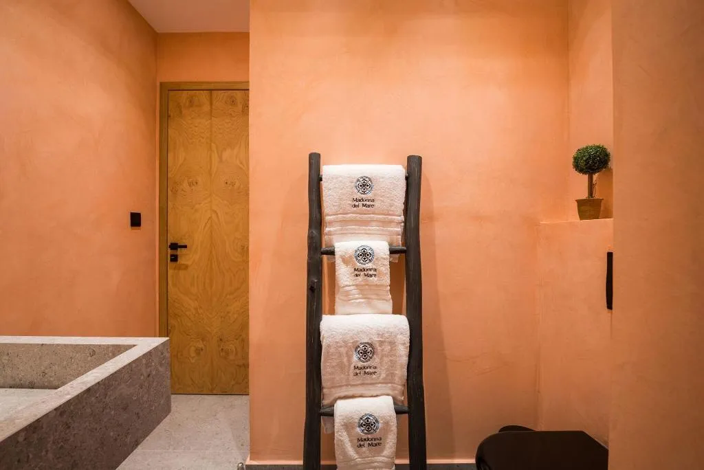 Room, Madonna Del Mare, Crete