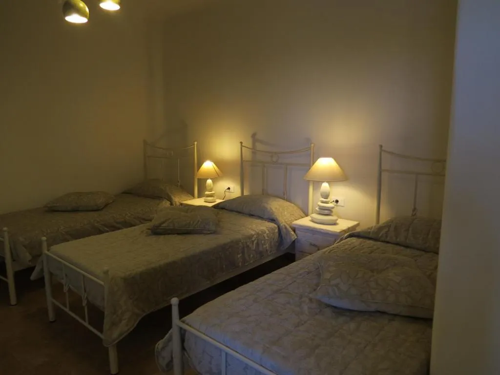 QUADRUPLE STANDARD Room, Villa Manos, Santorini