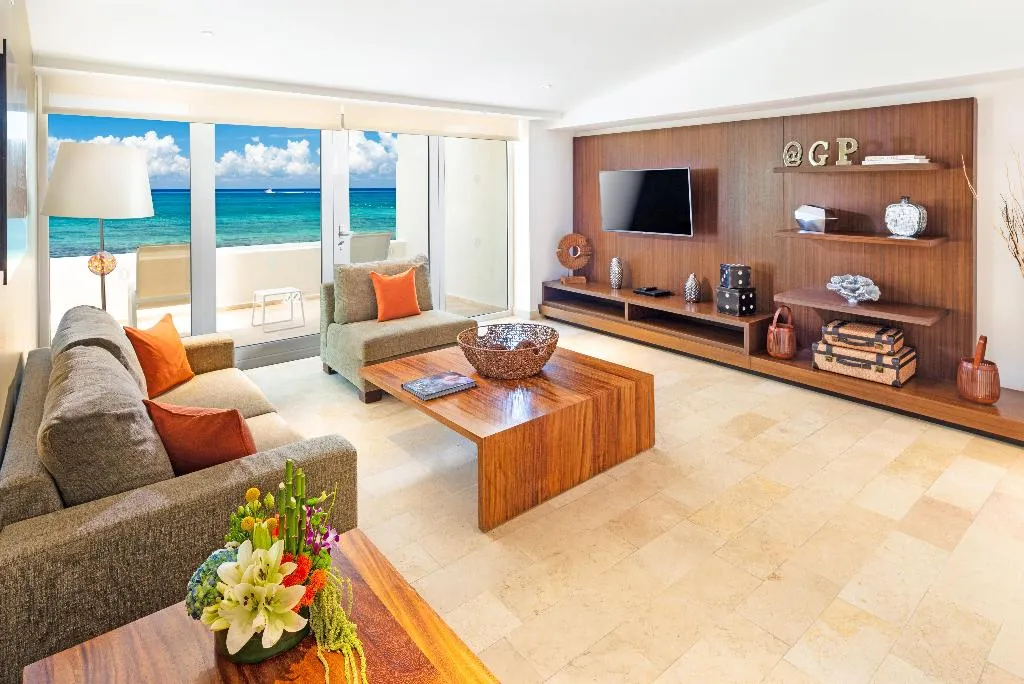 SUITE OCEAN FRONT KING BED Room, InterContinental Presidente Cancun Resort, Cancun Area