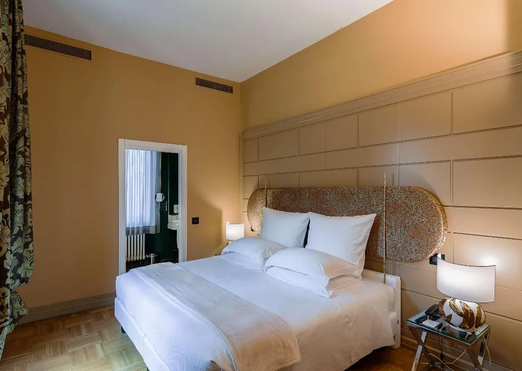 Room, Hotel Number Nine, Florence