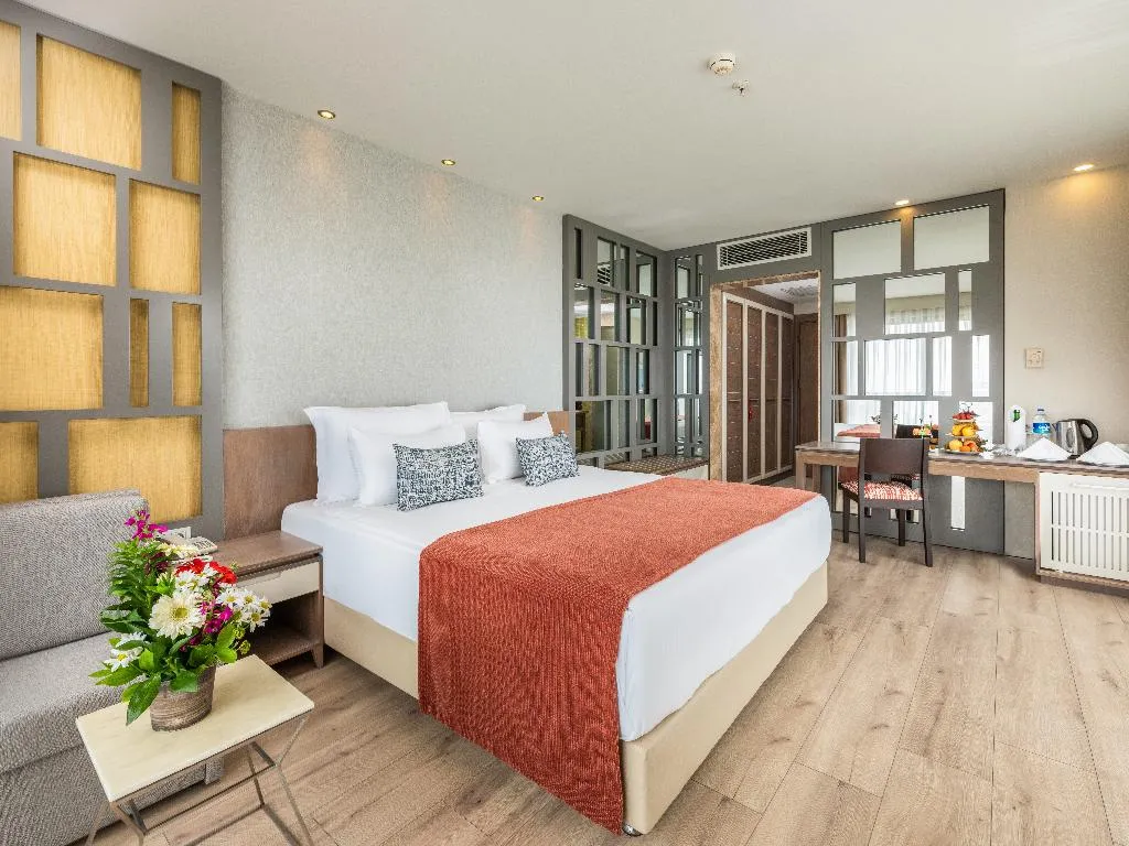 DOUBLE WITH JACUZZI Room, Sherwood Dreams Resort, Antalya