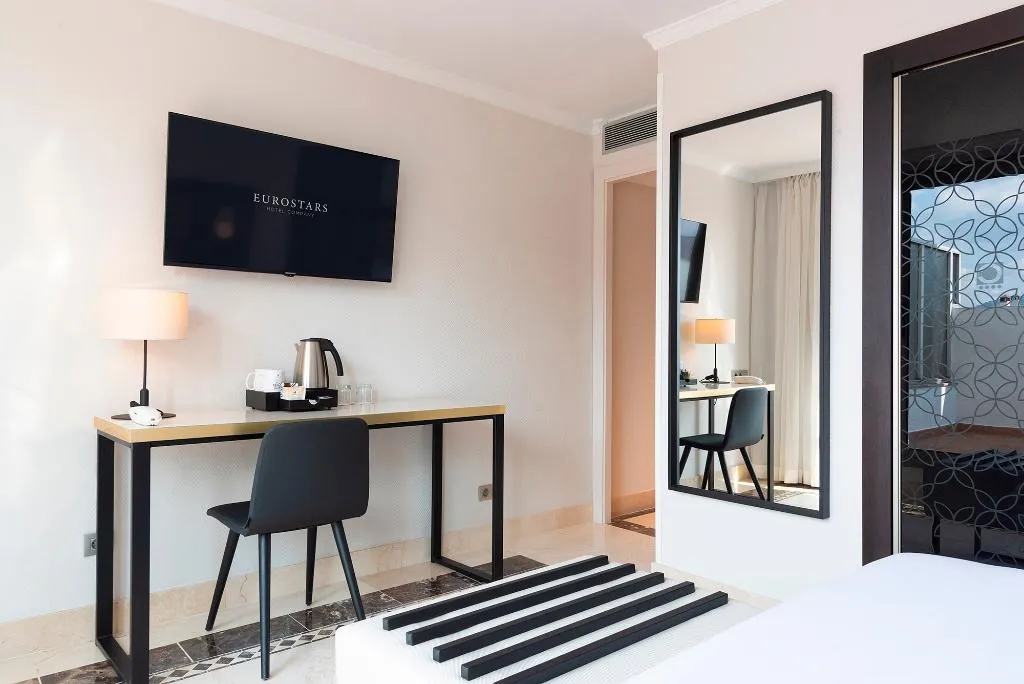 DOUBLE SINGLE USE WITH TERRACE Room, Eurostars Cristal Palace, Barcelona