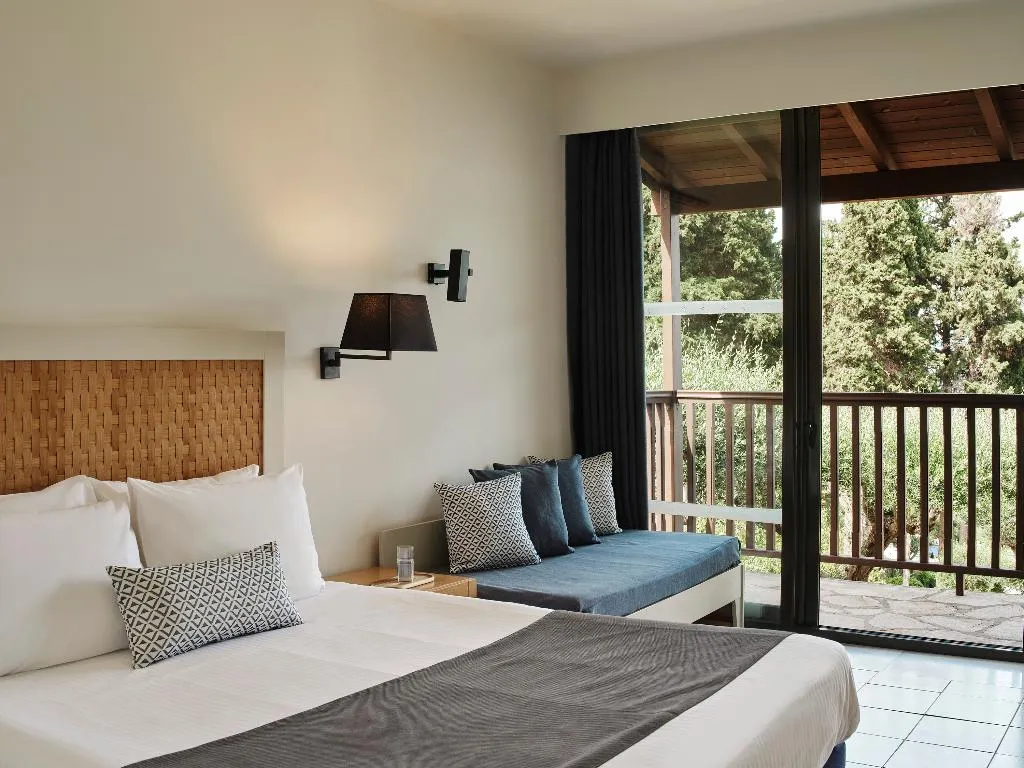 BUNGALOW GARDEN VIEW Room, Aeolos Beach Resort, Corfu