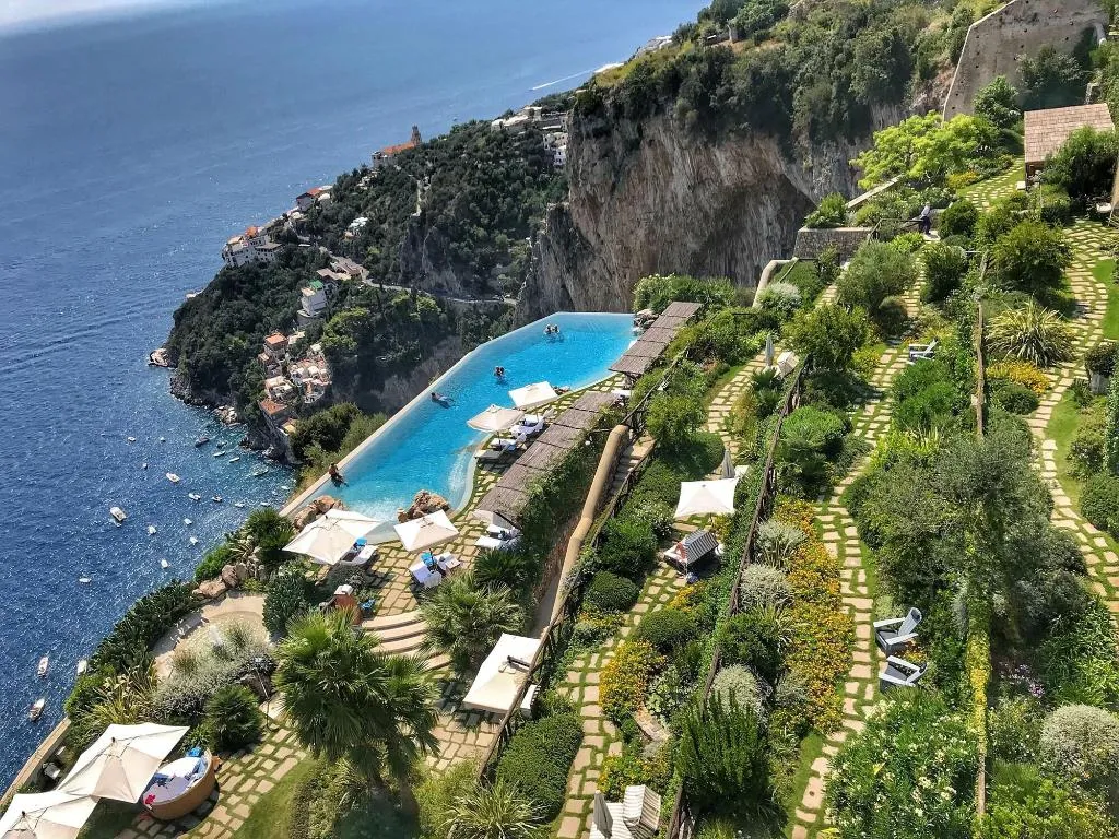 Sports and Entertainment, Monastero Santa Rosa Hotel & Spa, Naples