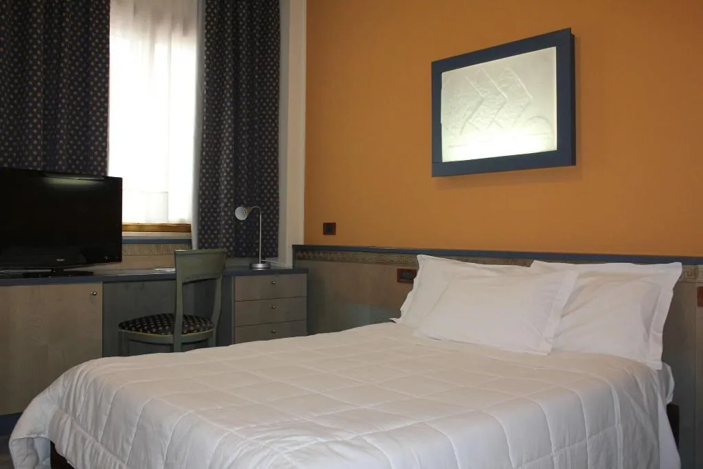 QUADRUPLE STANDARD Room, Hotel President Palermo, Palermo
