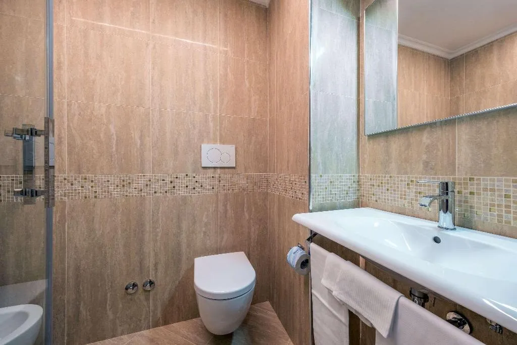 DOUBLE WITH DOUBLE BED Room, Comfort Hotel Bolivar, Rome