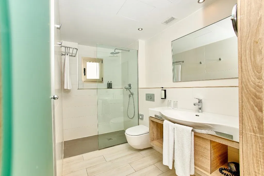 SUITE STANDARD Room, Leonardo Royal Htl Mallorca Palmanova Bay, Majorca