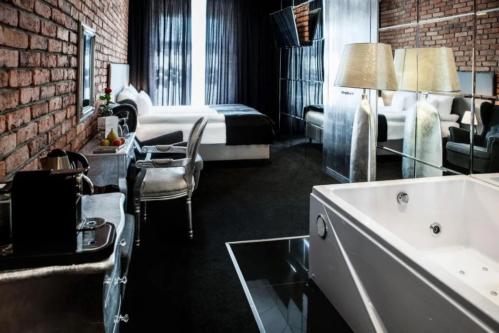 DOUBLE DELUXE KING BED Room, Betmanowska Main Square Residence, Krakow